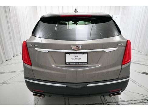 Used 2018 Cadillac XT5 Luxury w/ Driver Awareness Package FWD image 6