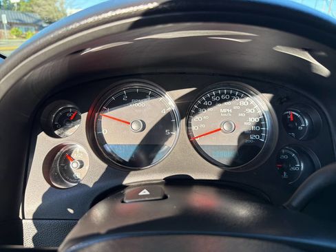 Used 2013 Chevrolet Silverado 3500 LTZ image 31