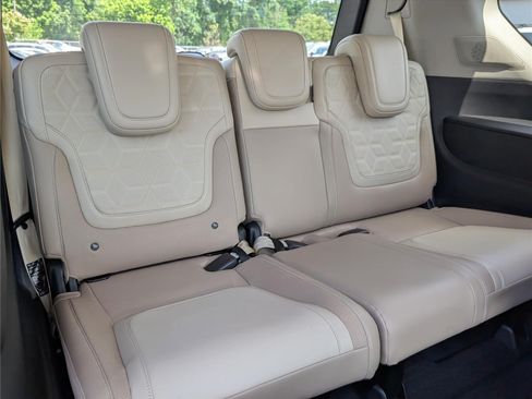 Used 2025 Nissan Armada Platinum Reserve w/ Convenience Package AWD/4WD image 12