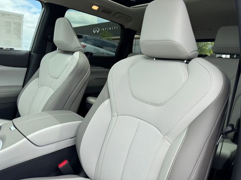 New 2027 INFINITI QX60 Luxe w/ Family Package FWD image 10