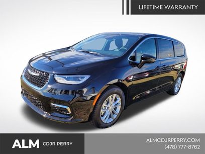 New 2026 Chrysler Pacifica Select