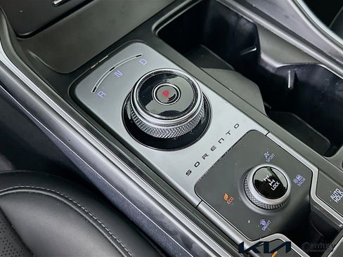 Certified 2023 Kia Sorento EX AWD/4WD image 17