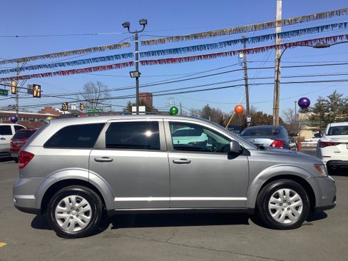 Used 2019 Dodge Journey SE w/ Connectivity Group image 8