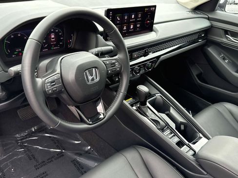 Used 2025 Honda Accord EX-L image 13