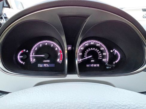 Used 2011 Toyota Avalon Limited FWD image 25