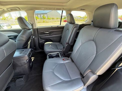 Used 2024 Toyota Grand Highlander AWD Hybrid image 15