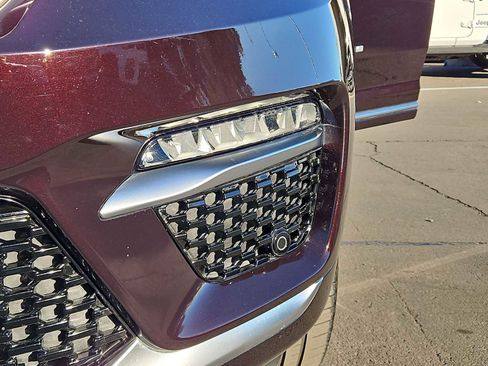 Used 2022 Jeep Grand Cherokee Summit w/ Advanced Protech Group IV image 11