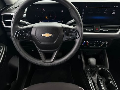 Used 2025 Chevrolet TrailBlazer LS FWD image 15