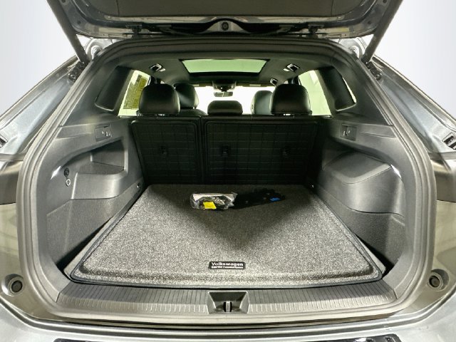 Certified 2026 Volkswagen Tiguan SE R-Line FWD image 26