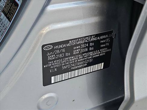 Used 2017 Hyundai Elantra SE FWD image 23
