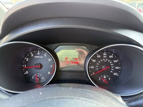 Used 2015 Kia Sedona LX w/ LX Convenience Package image 20