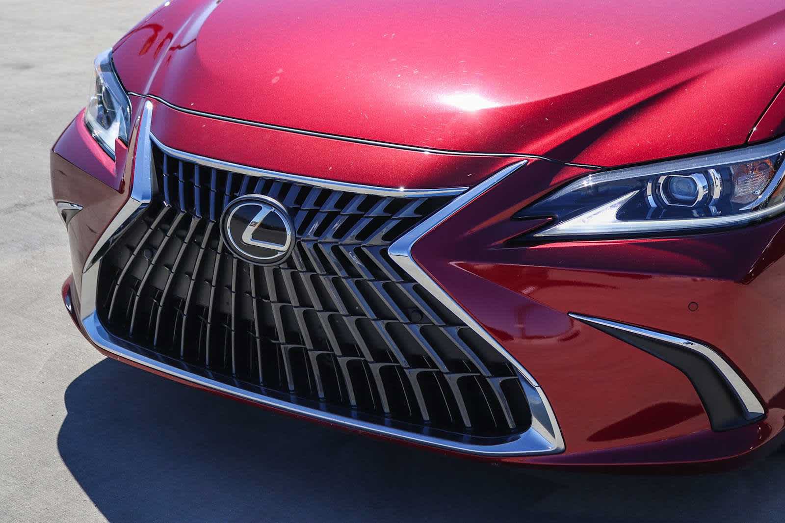Used 2025 Lexus ES 300h w/ Premium Package FWD image 8