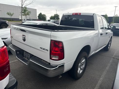 Used 2024 RAM 1500 Classic SLT AWD/4WD image 3
