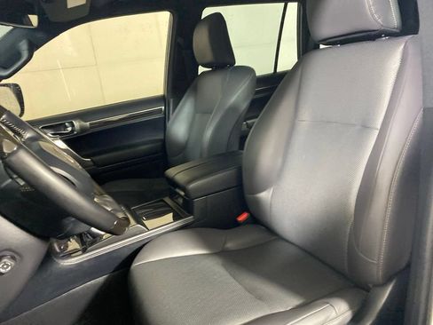 Used 2023 Lexus GX 460 Premium w/ Accessory Package AWD/4WD image 13