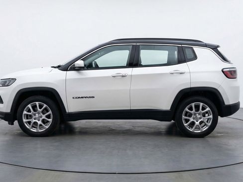 Used 2025 Jeep Compass Limited image 5