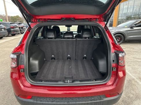 Used 2025 Jeep Compass Limited AWD/4WD image 10