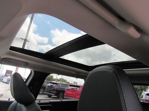 New 2025 Mitsubishi Outlander SEL image 16