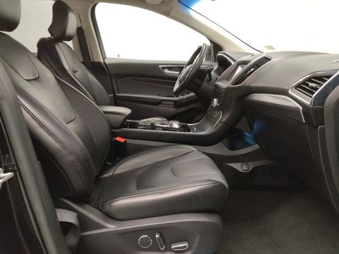 Used 2019 Ford Edge Titanium w/ Equipment Group 301A image 21