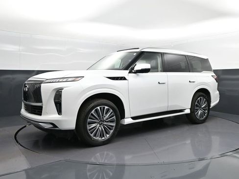 New 2026 INFINITI QX80 Luxe image 3