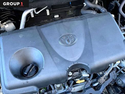 Certified 2022 Toyota RAV4 XLE Premium AWD/4WD image 31