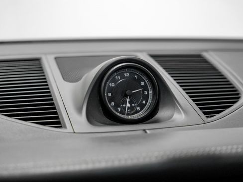 Used 2022 Porsche Macan image 23