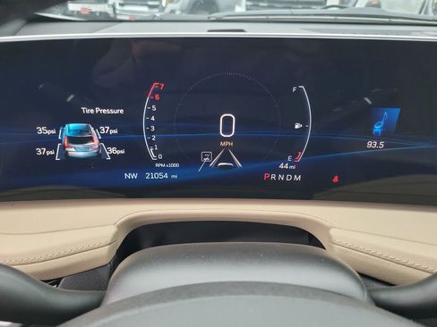 Certified 2024 Cadillac XT4 Luxury w/ Cold Weather Package image 12