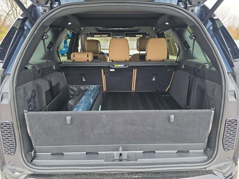 Used 2023 Land Rover Discovery HSE R-Dynamic image 6