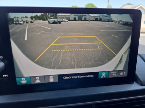 Certified 2025 Honda Pilot Touring image 19