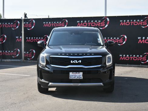 Used 2022 Kia Telluride LX image 2