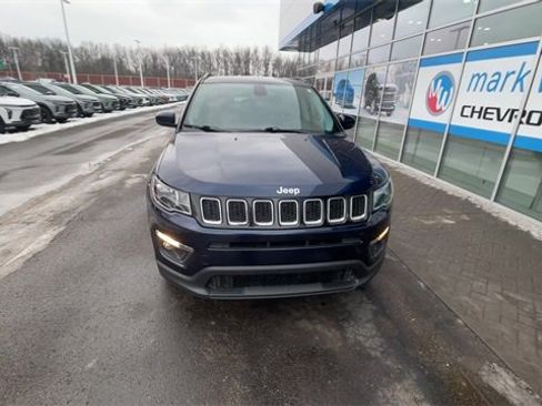 Used 2019 Jeep Compass Latitude image 3