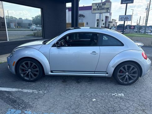 Used 2013 Volkswagen Beetle 2.0T FWD image 2