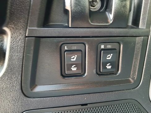 Used 2015 Toyota Sequoia Platinum image 24