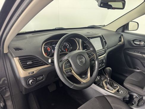 Used 2016 Jeep Cherokee Latitude image 8