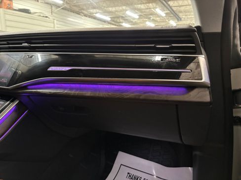 Used 2020 Audi Q8 Premium Plus image 29