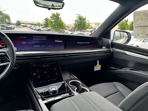 New 2026 Cadillac Escalade ESV Luxury w/ LPO, Floor Liner Package image 28