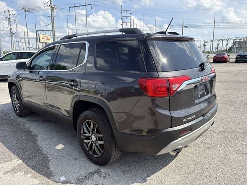 Used 2017 GMC Acadia SLT AWD/4WD image 11