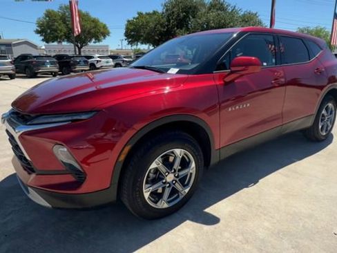 Certified 2025 Chevrolet Blazer LT AWD/4WD image 4