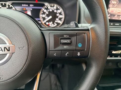 Used 2021 Nissan Rogue SV image 45