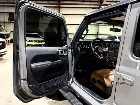 Used 2021 Jeep Wrangler Unlimited Sahara AWD/4WD image 12