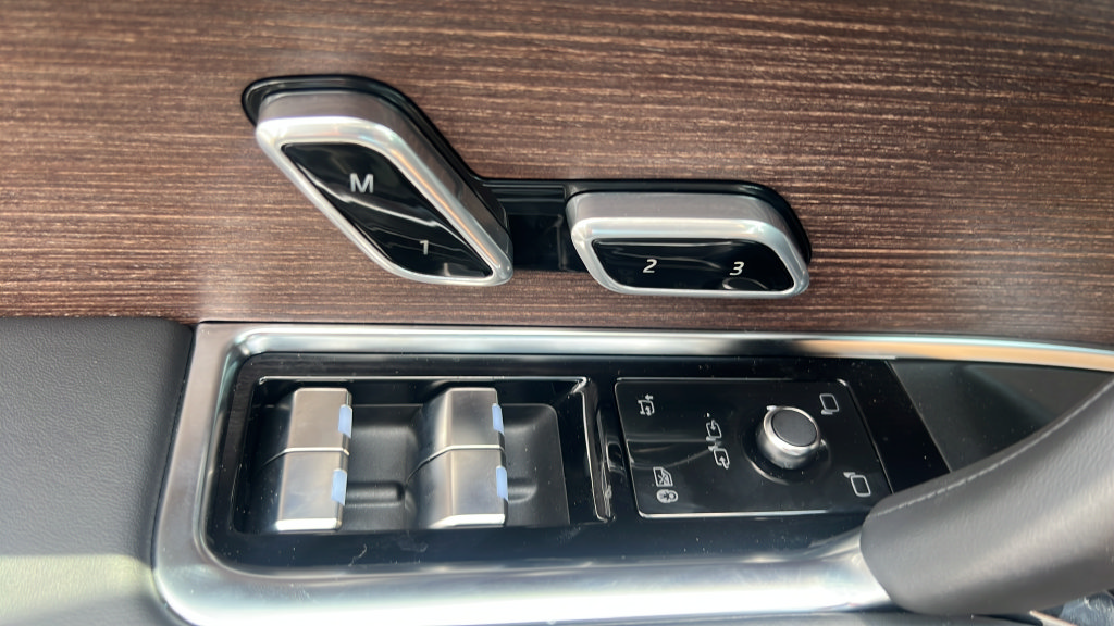 New 2026 Land Rover Range Rover SE AWD/4WD image 25