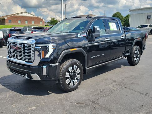 Used 2024 GMC Sierra 2500 Denali w/ Denali Reserve Package AWD/4WD image 2