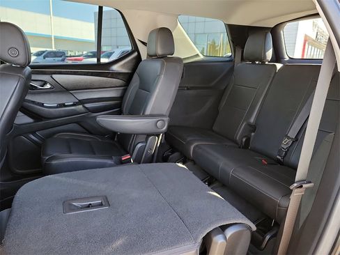 Used 2021 Chevrolet Traverse RS image 16
