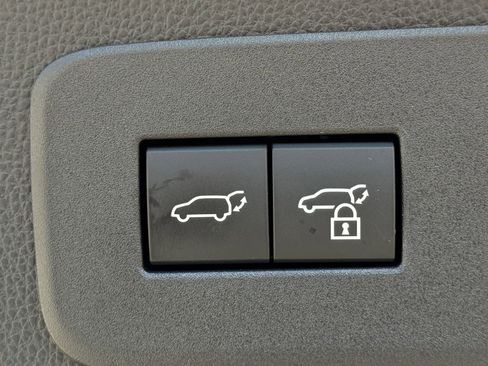 Used 2025 Toyota Land Cruiser image 35