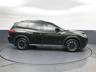 Used 2019 Nissan Pathfinder SV w/ Rock Creek Edition FWD video 3