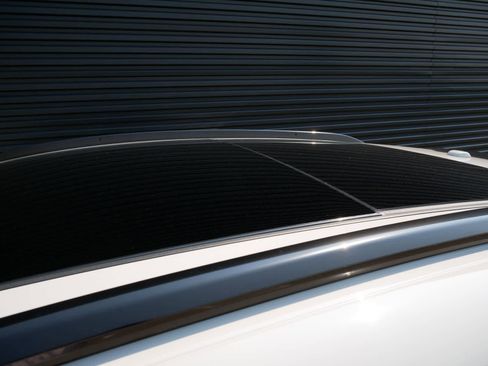 New 2025 Porsche Macan image 24