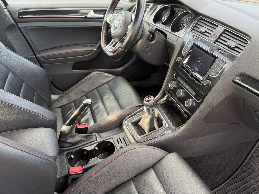 Used 2015 Volkswagen GTI SE FWD image 26