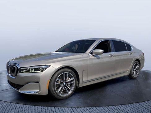 Used 2022 BMW 750i xDrive AWD/4WD image 2