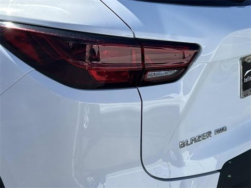 Used 2024 Chevrolet Blazer LT w/ Convenience Package image 12