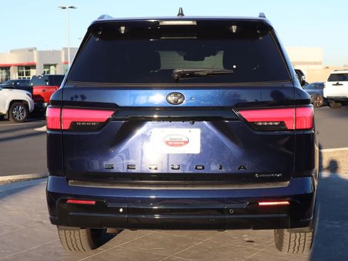 Used 2025 Toyota Sequoia Platinum image 6