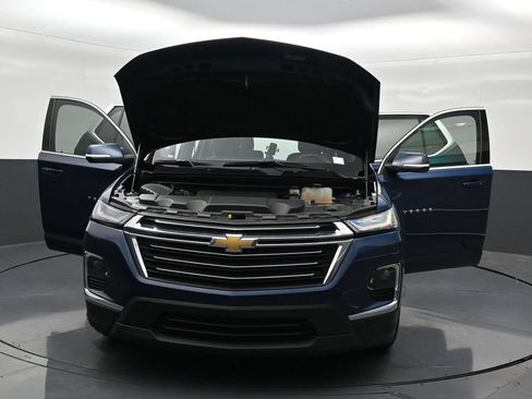 Used 2023 Chevrolet Traverse LT FWD image 37